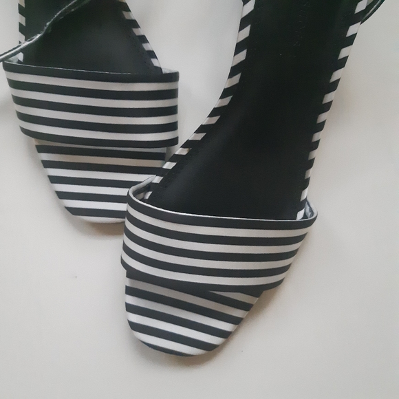 Sandals With Straps Low Block Heeled Square Toe - Picture 4 of 11